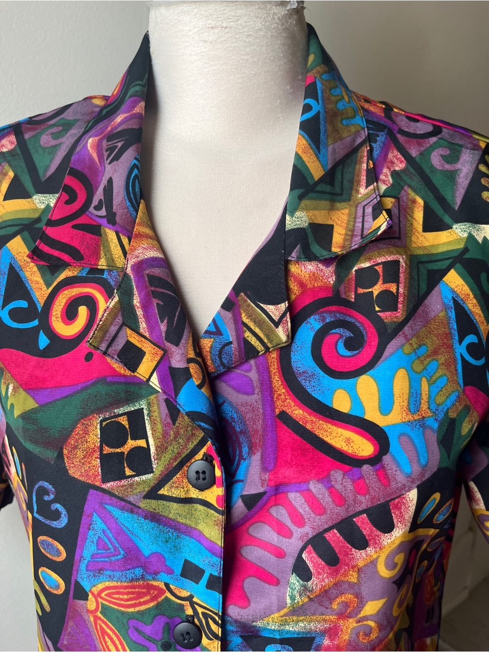 Notations Multicolor Abstract Swirl Button-Up Top - Picture 3 of 7